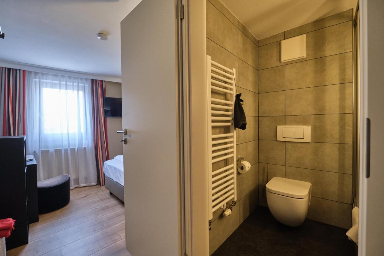 Hotel Roter Hahn Regensburg Kültér fotó