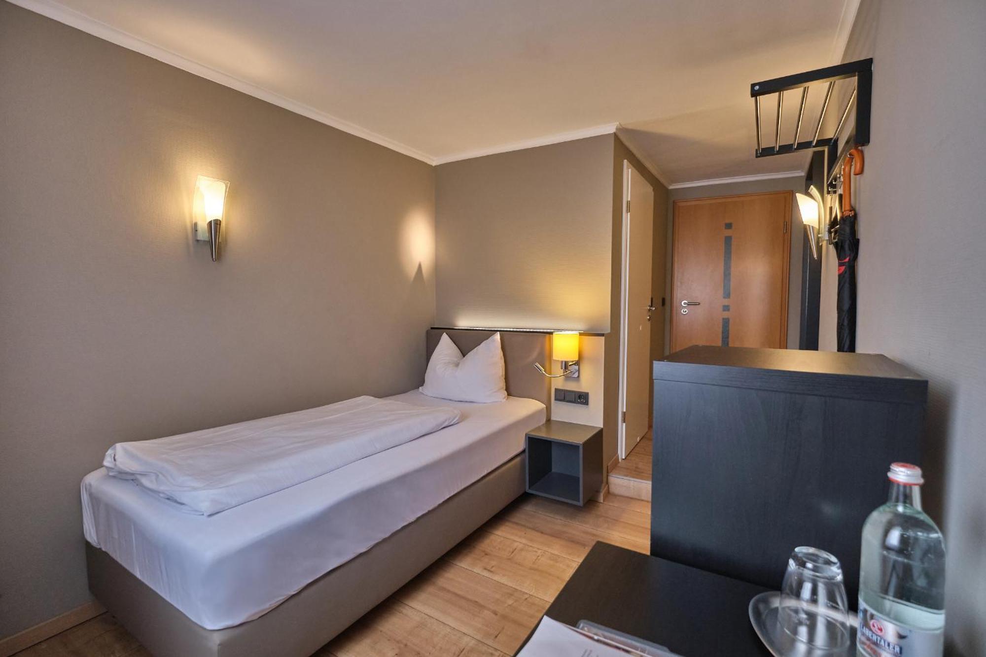 Hotel Roter Hahn Regensburg Kültér fotó
