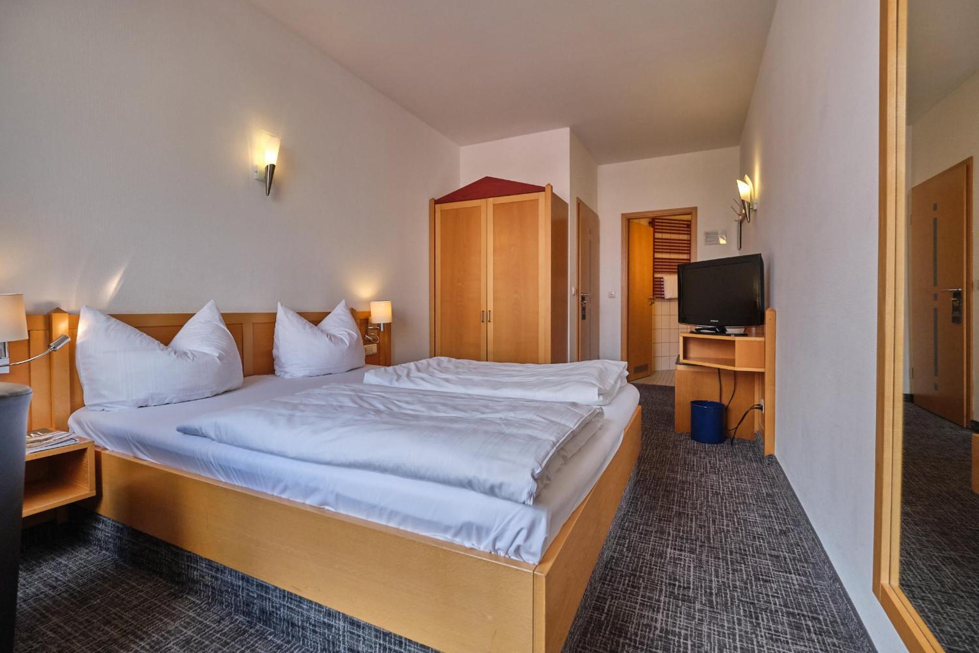 Hotel Roter Hahn Regensburg Kültér fotó