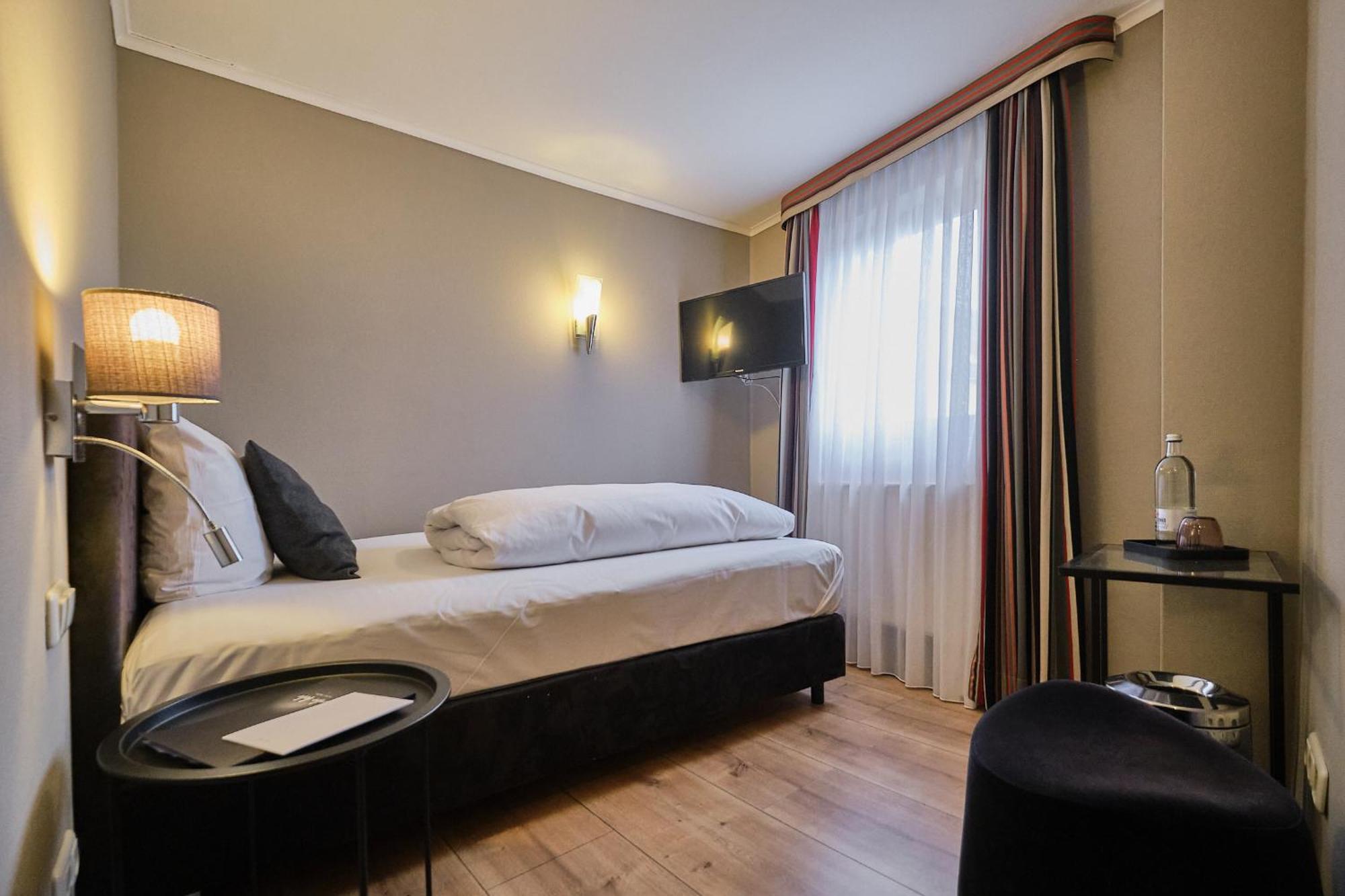 Hotel Roter Hahn Regensburg Kültér fotó
